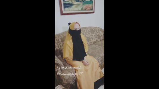 Kerudung Kuning Bikin Sange