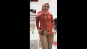 Cewe Jilbab Pink Colmek