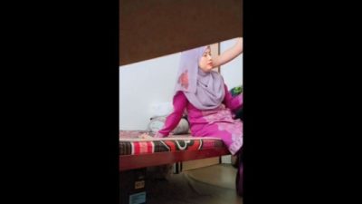 Video Tante Jilbab Selingkuh Dengan Brondong